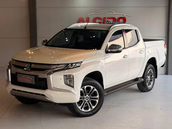 MITSUBISHI L200 TRITON 2.4 16V TURBO DIESEL SPORT HPE-S CD 4P 4X4 AUTOMÁTICO